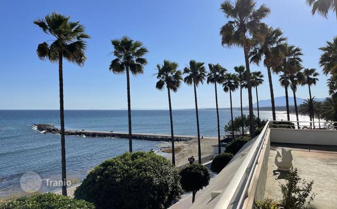 Beachfront Apartment in Marbella