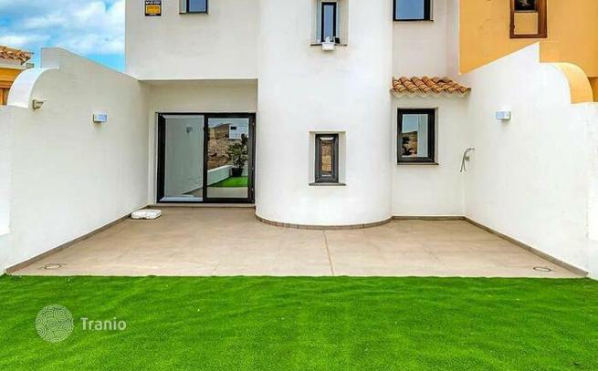 2-Bedroom Townhouse with Guaranteed Rental Income in Golf del Sur, Tenerife