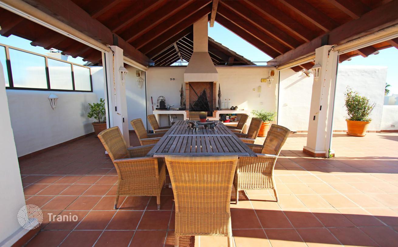 3-Bedroom Penthouse with Roof Terrace and Sea View in New Golden Mile, Marbella, photo 5