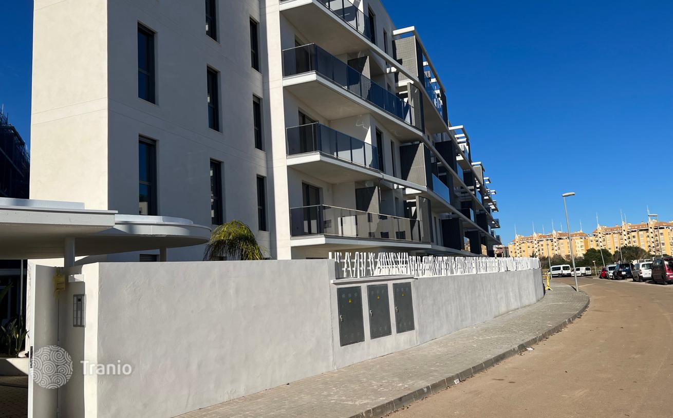 4-Bedroom Apartment with Private Garden in Denia, Alicante, photo 4