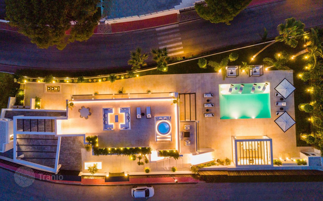 5-Bedroom Villa with Private Pool in Nueva Andalucia, photo 4