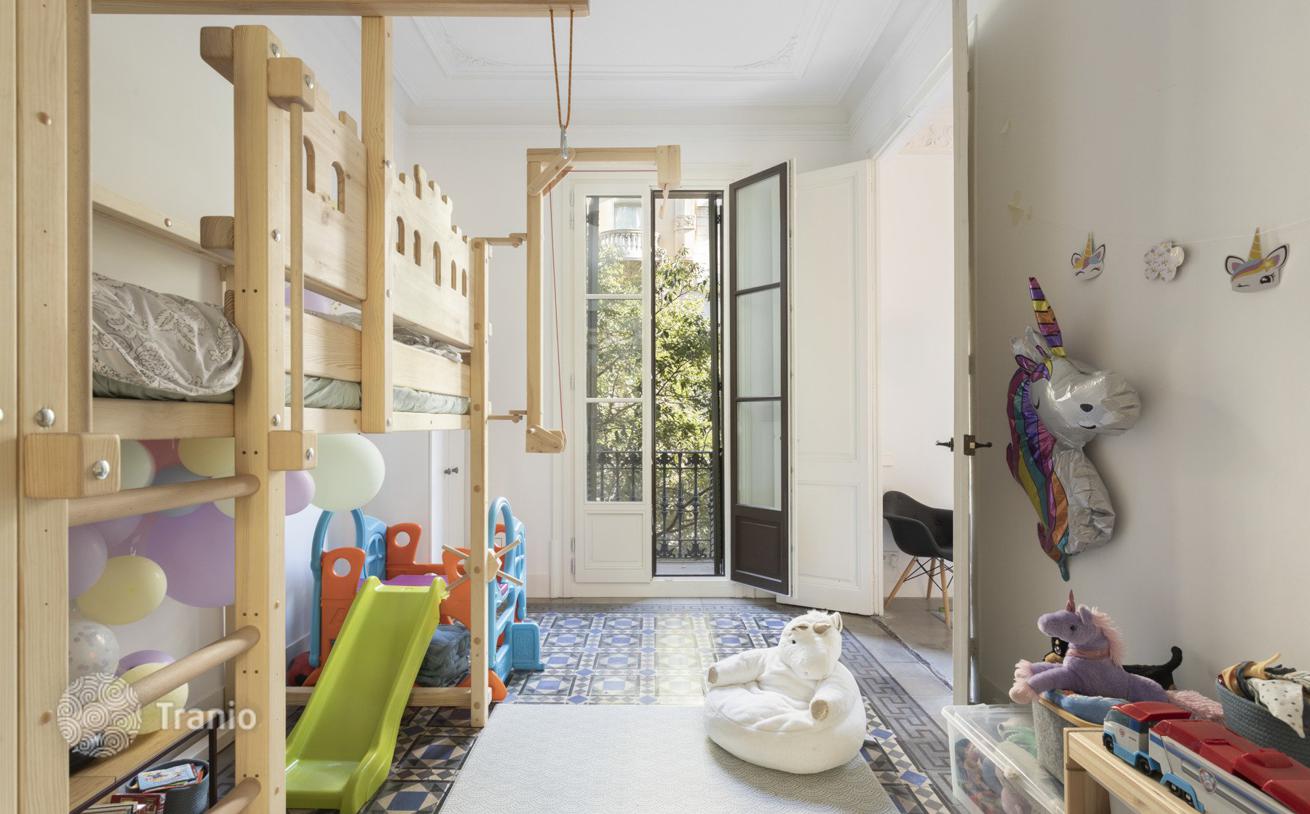 3-Bedroom Apartment in Eixample, Barcelona, photo 2