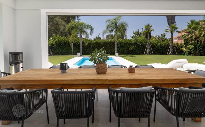 4-Bedroom Villa with Private Pool in Guadalmina Baja, San Pedro de Alcantara, photo 3