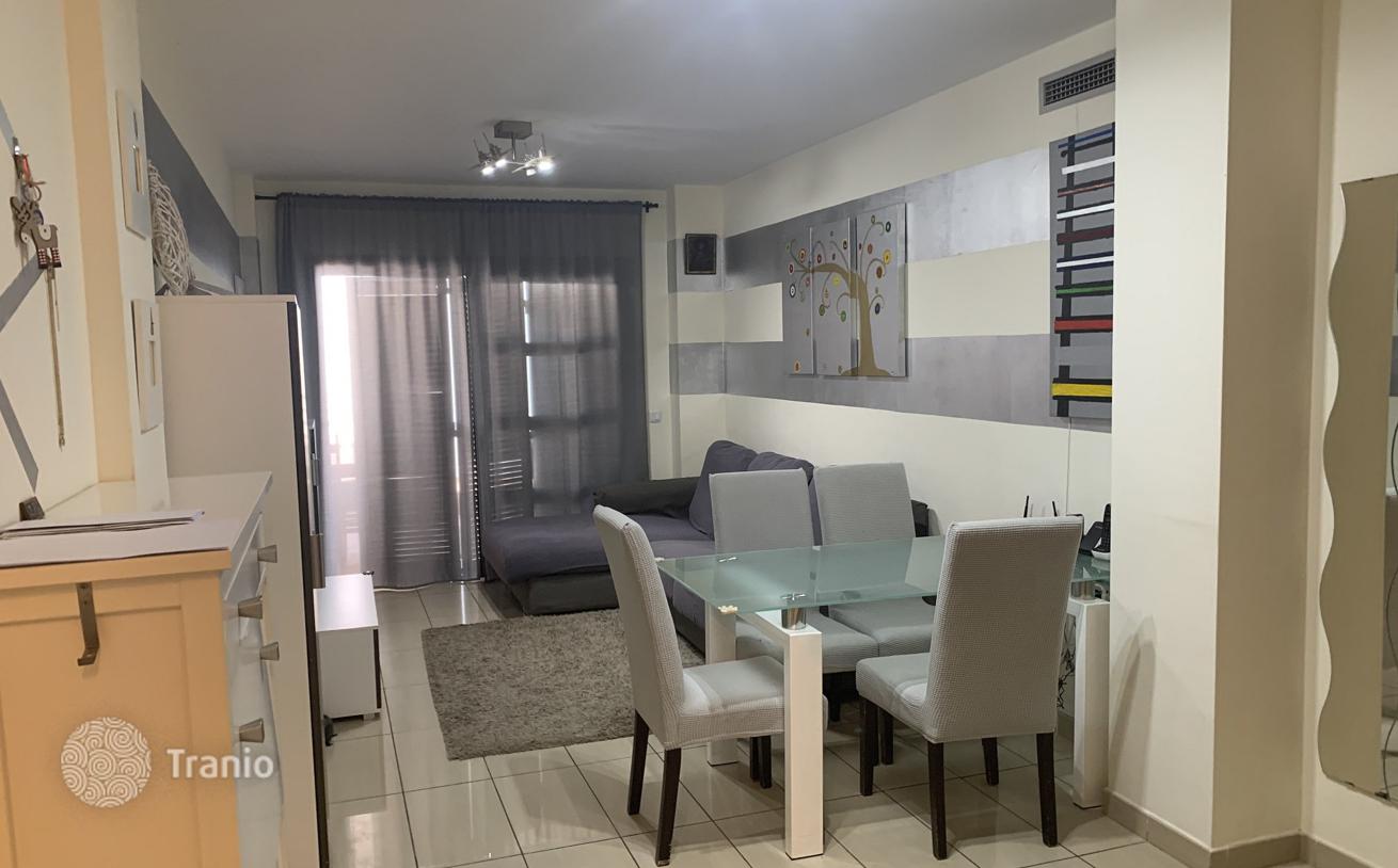 2-Bedroom Furnished Apartment in Santa Cruz de Tenerife, photo 2