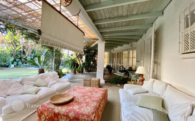 7-Bedroom House with Private Pool in Estepona, Costa del Sol, photo 5