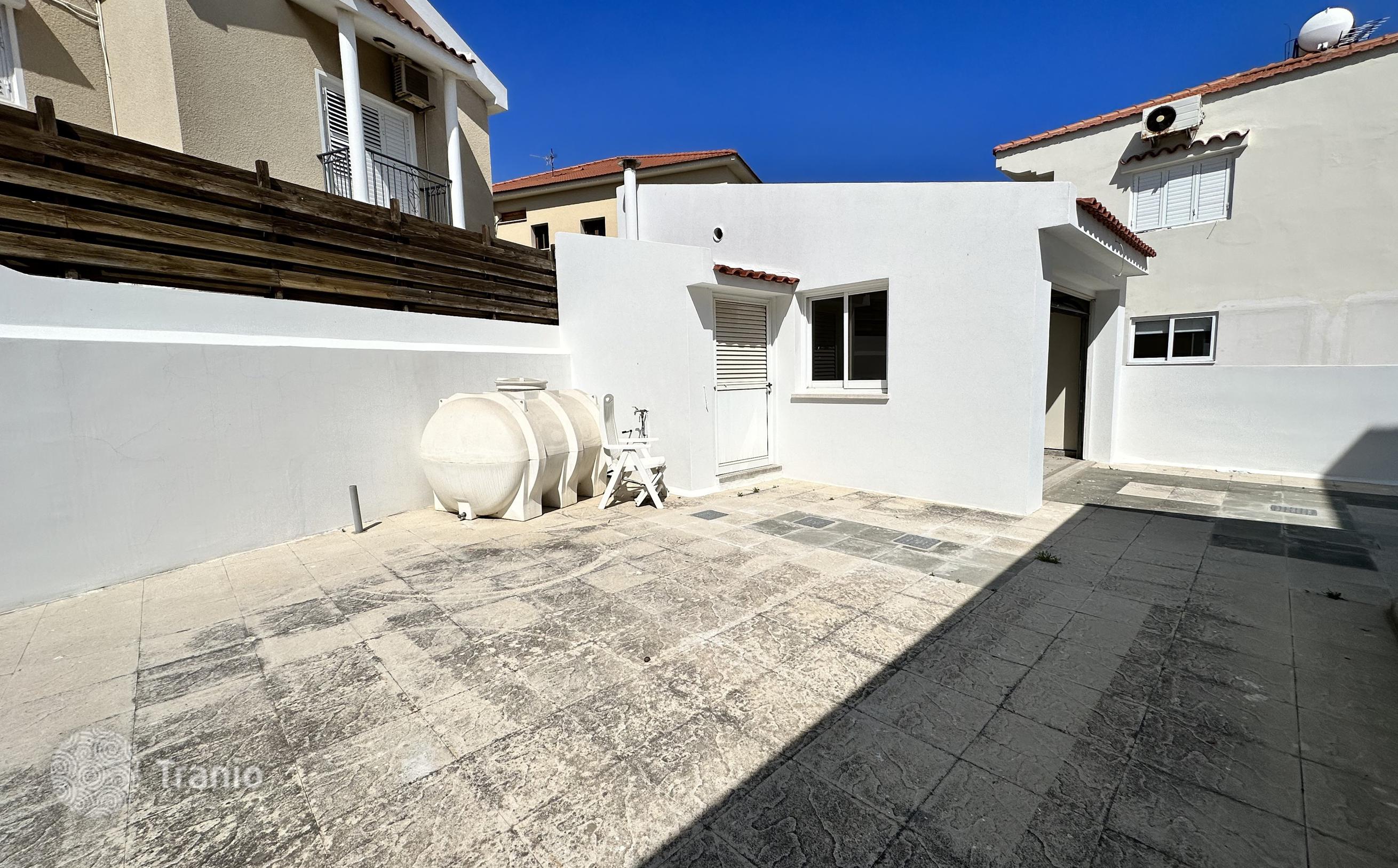 House 450 m² in Aradippou, Cyprus