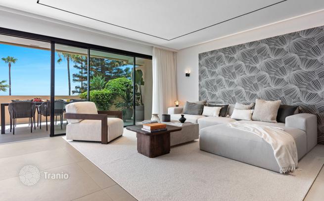 2-Bedroom Apartment in Estepona, photo 2