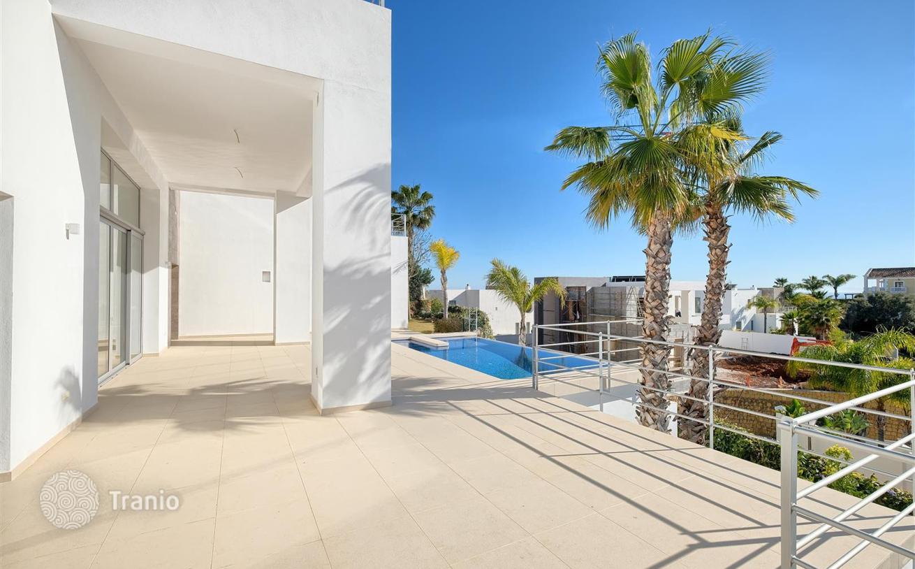 3-Bedroom Villa with Pool in Benavís, Spain, photo 3
