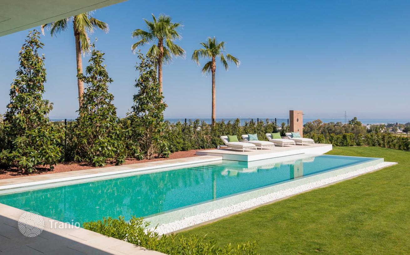 4-Bedroom Villa Near Golf Course in Marbella