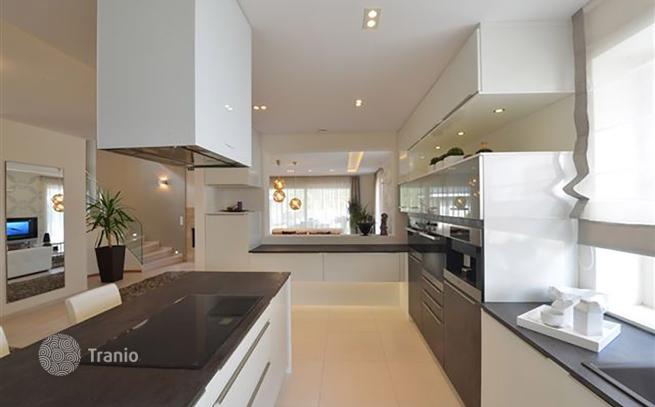 3-Bedroom House in Debrecen, Hungary, photo 3