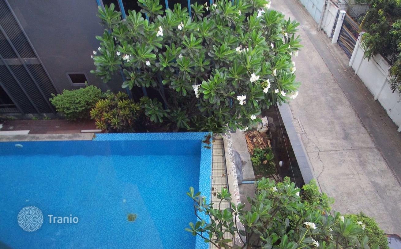 2-Bedroom Condo in Phaya Thai, Bangkok