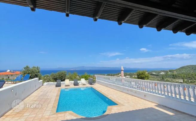 3-Bedroom House with Pool and Garden in Pefkochori, Kassandra, photo 5