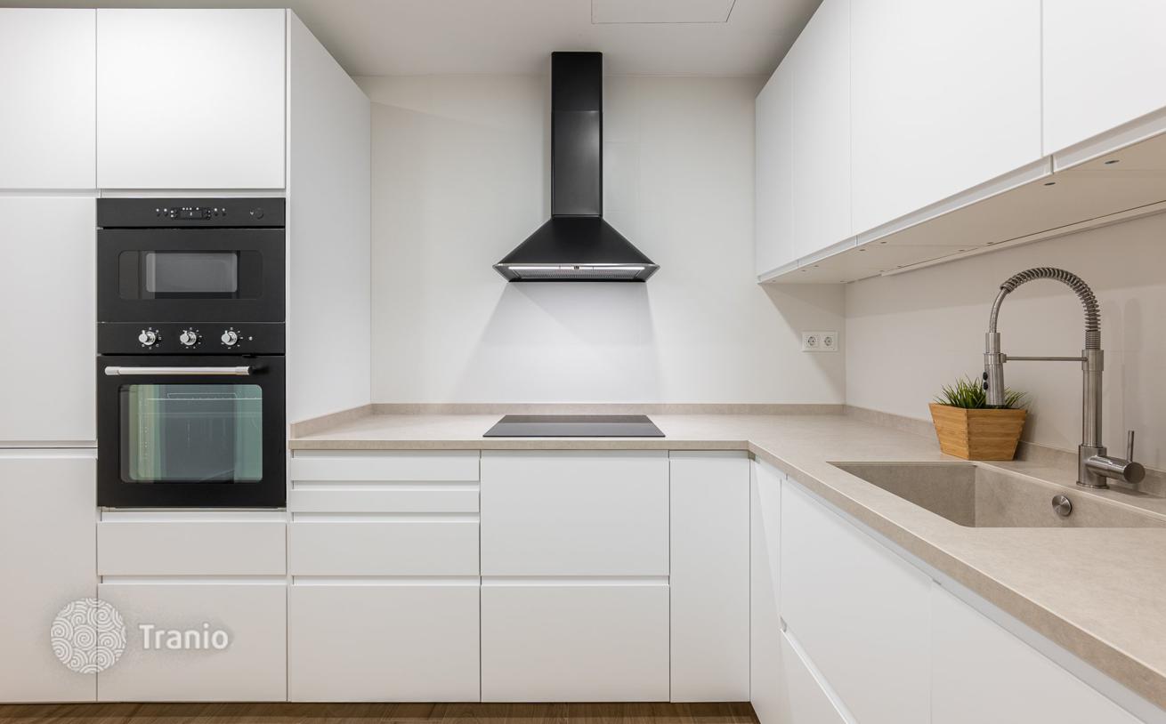 4-Bedroom Apartment in Les Corts, Barcelona, photo 5