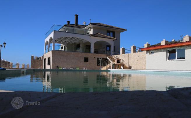 6-Bedroom Villa with Private Pool and Courtyard in Nea Skioni, Halkidiki, photo 2