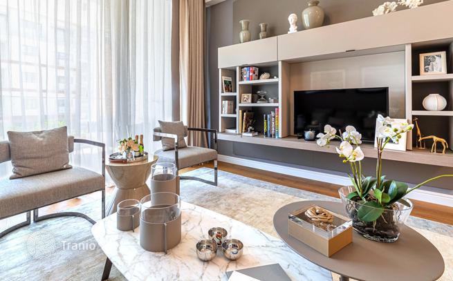 Modern Luxury Apartments with Pool and Gardens 700 m from the Beach in Limassol