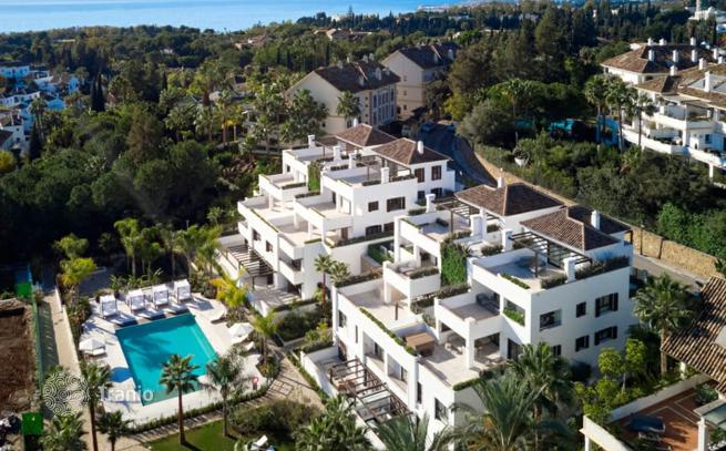Luxury Apartments with Garden Access in Marbella