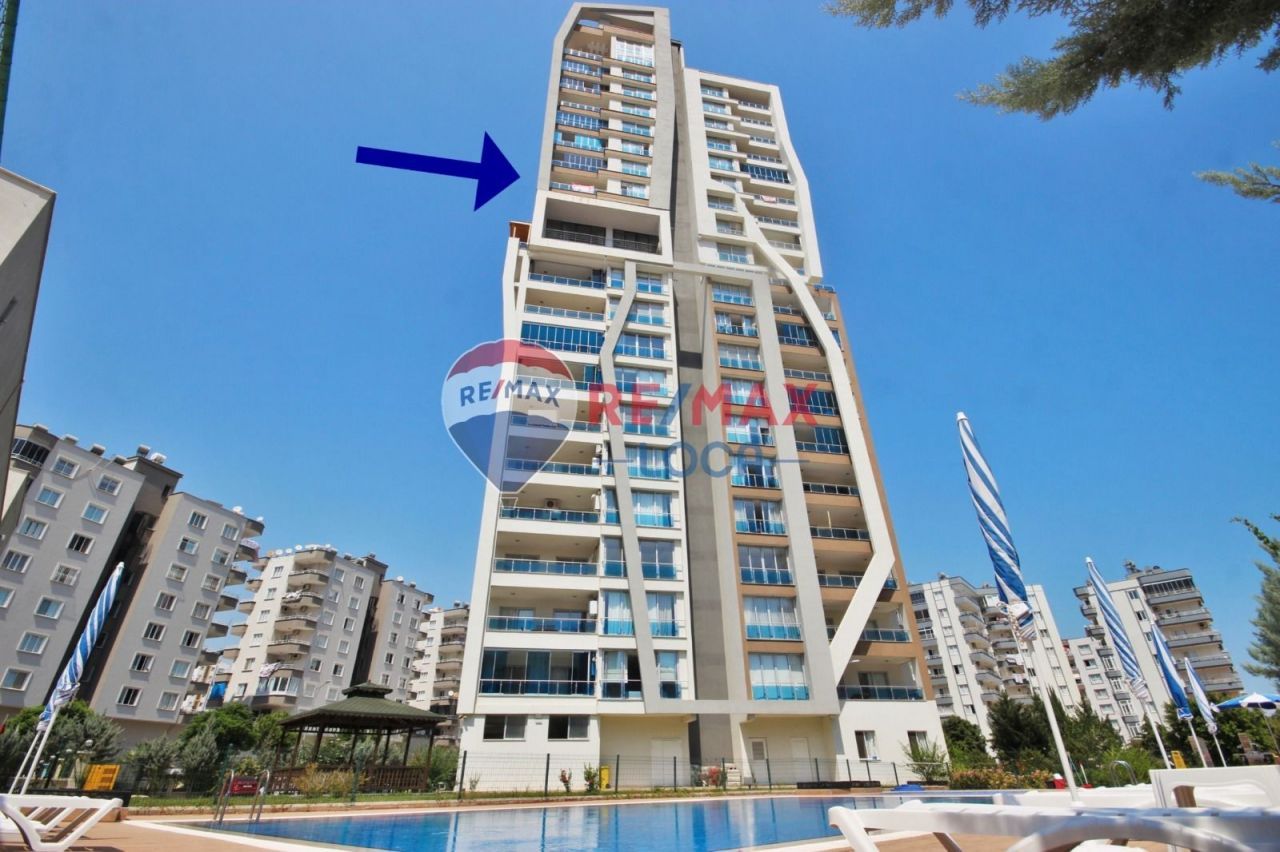 4-Bedroom Apartment in Mersin