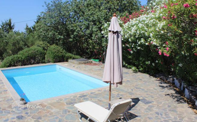 3-Bedroom House with Sea View and Private Pool in Vamos, Crete
