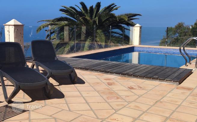 3-Bedroom Wooden Villa with Ocean View in El Sauzal, Tenerife, photo 5