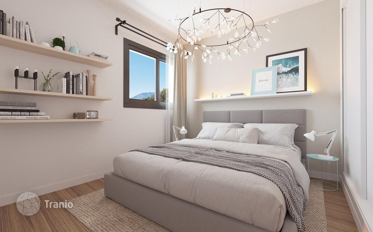 3-Bedroom Penthouse with Sea View in Estepona, photo 3