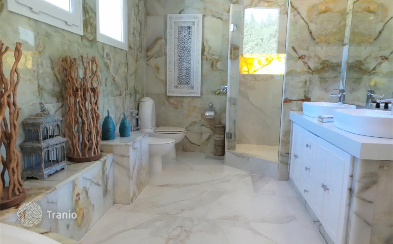 4-Bedroom Villa in Benalmadena, Malaga, photo 2