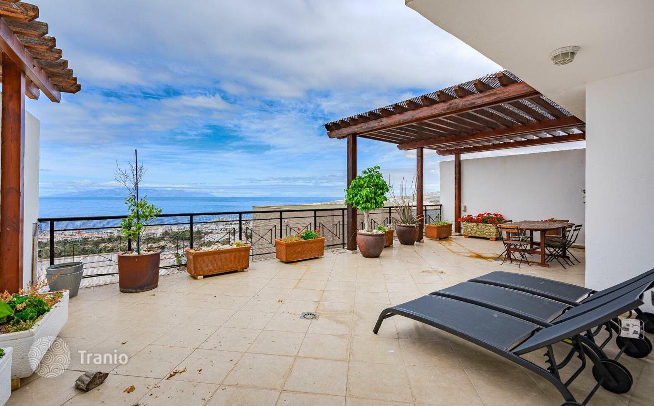2-Bedroom Townhouse with Ocean View in Costa Adeje, Tenerife, photo 3