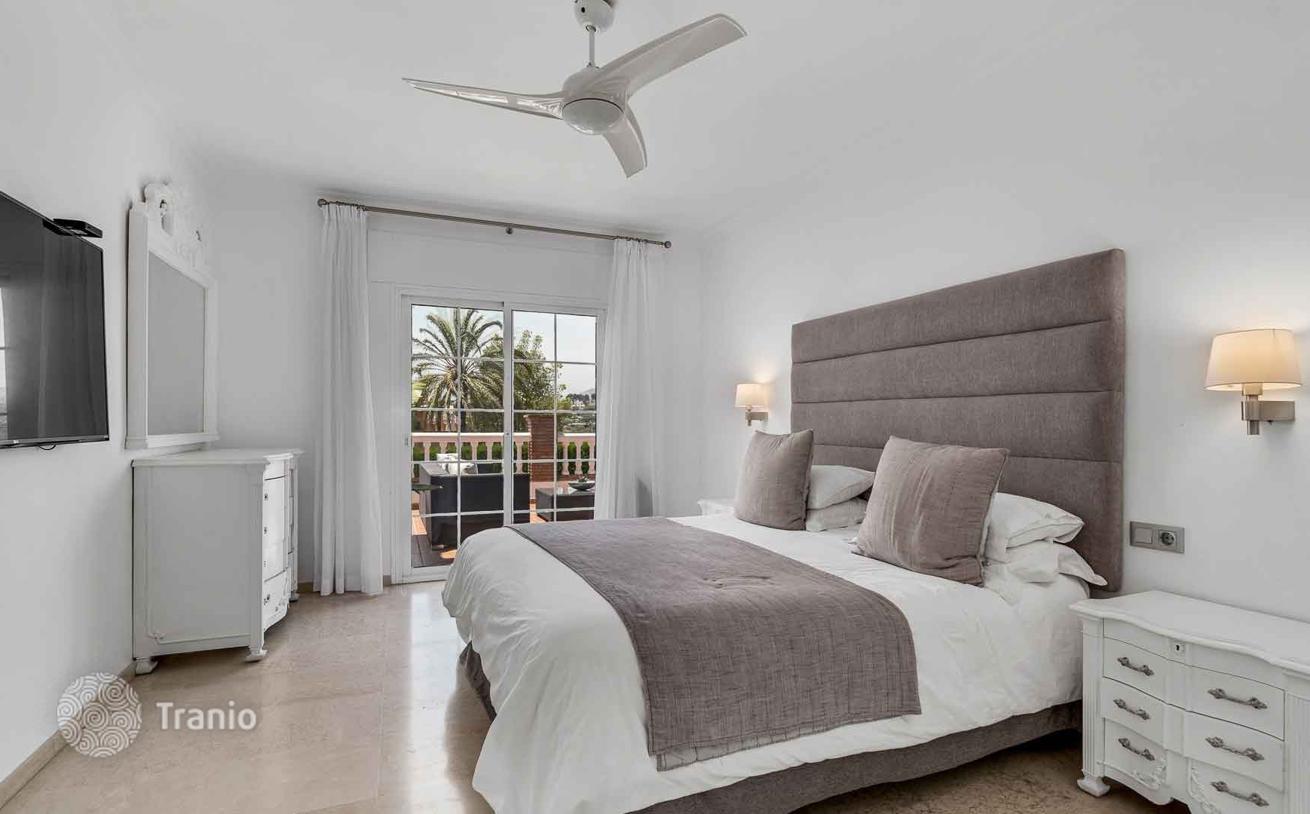 5-Bedroom Villa with Private Pool in Nueva Andalucia