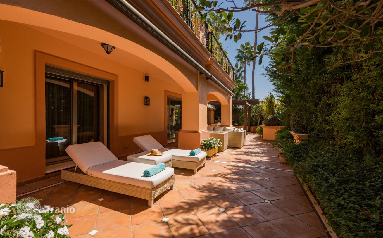 5-Bedroom Ground Floor Apartment with Sea View in Puerto Banús, Marbella