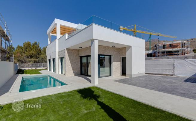 3-Bedroom Villa with Private Pool in Benidorm, Alicante, photo 3