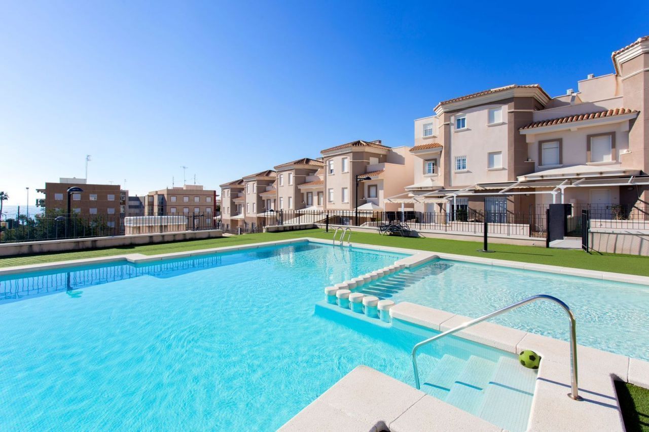 3-Bedroom Townhouse in Santa Pola