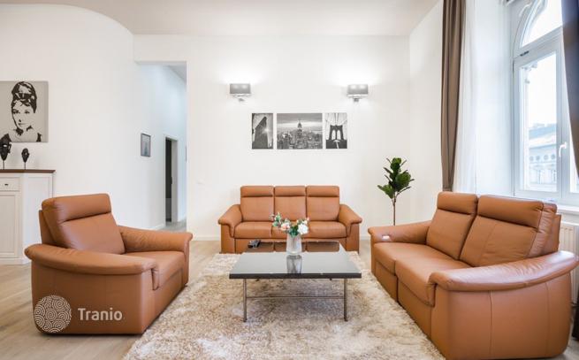 3-Bedroom Apartment in District VII, Budapest, photo 3