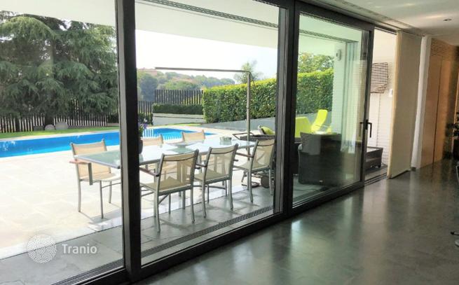 4-Bedroom House with Pool and Garden near the Sea in Arenys de Mar, Barcelona, photo 2