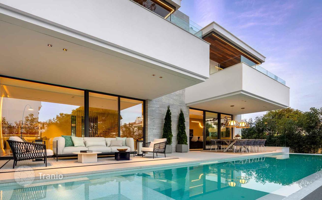 5-Bedroom Villa with Private Pool in San Pedro Alcantara