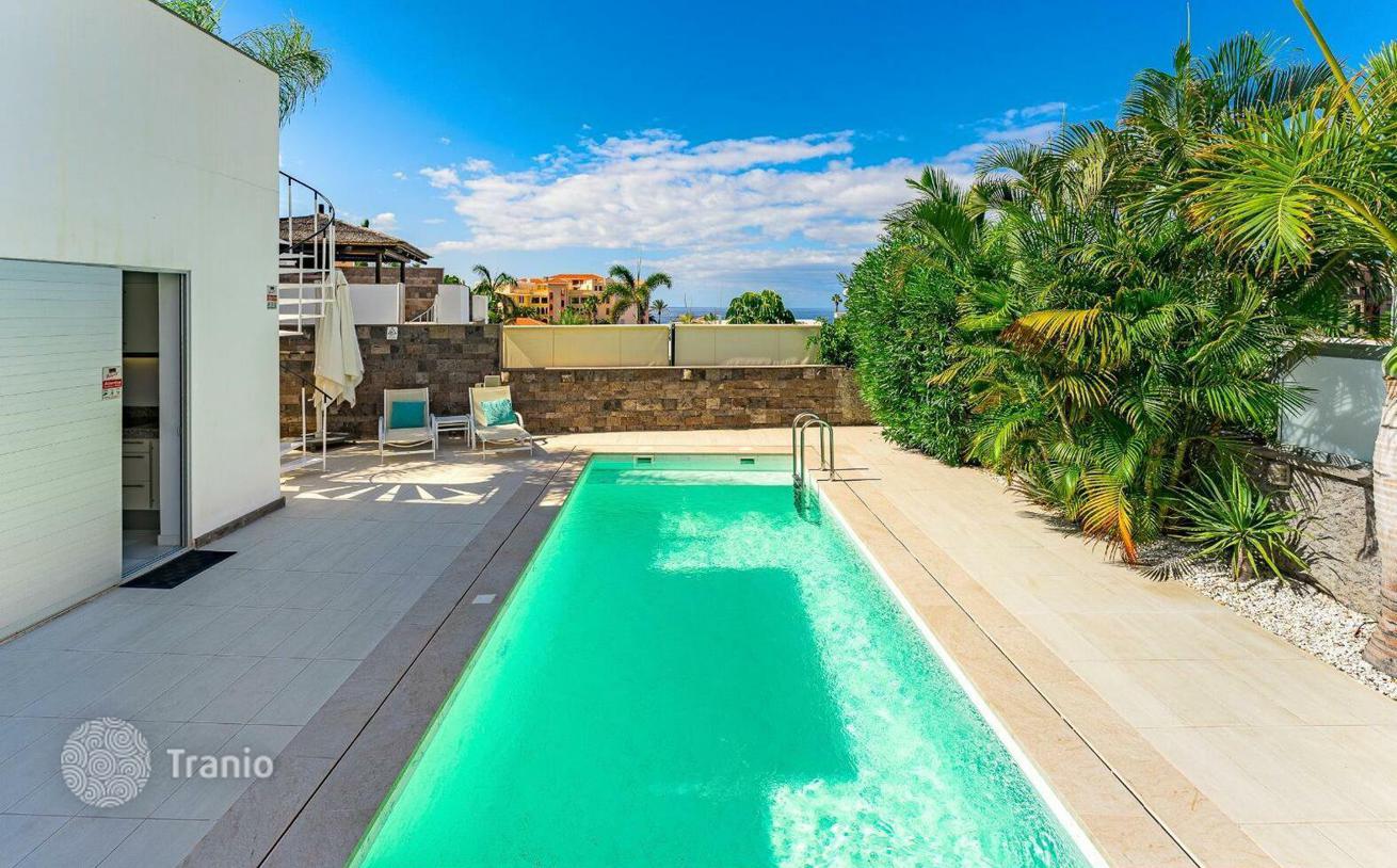 6-Bedroom Villa with Private Heated Pool in Costa Adeje, Tenerife, photo 4