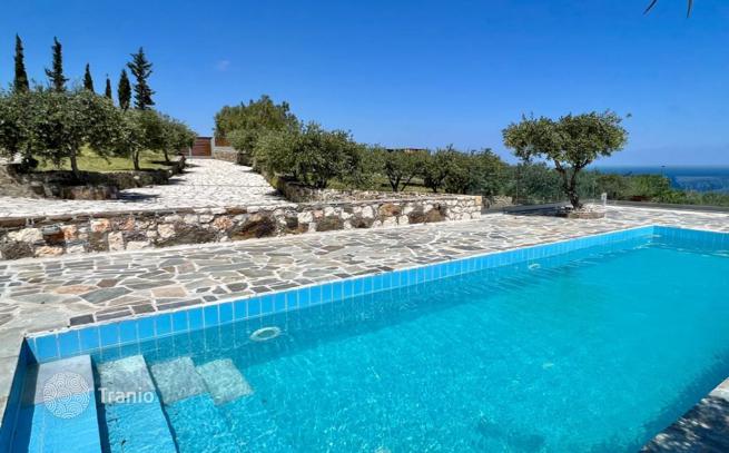 3-Bedroom Villa with 4,000 m² Plot in Sitia, Crete