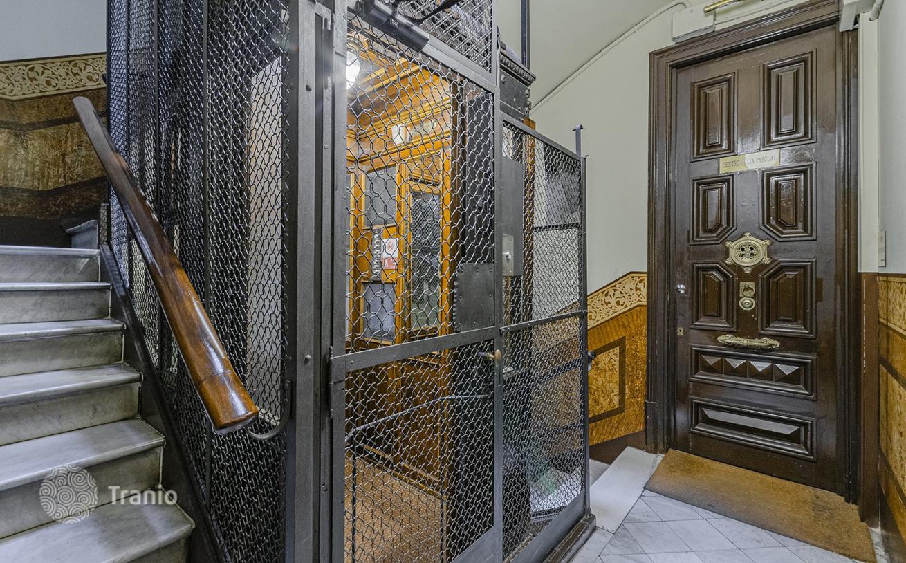 2-Bedroom Apartment in Barcelona, photo 5