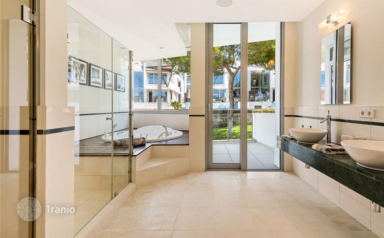 3-Bedroom Townhouse with Private Pool in Marbella, photo 4