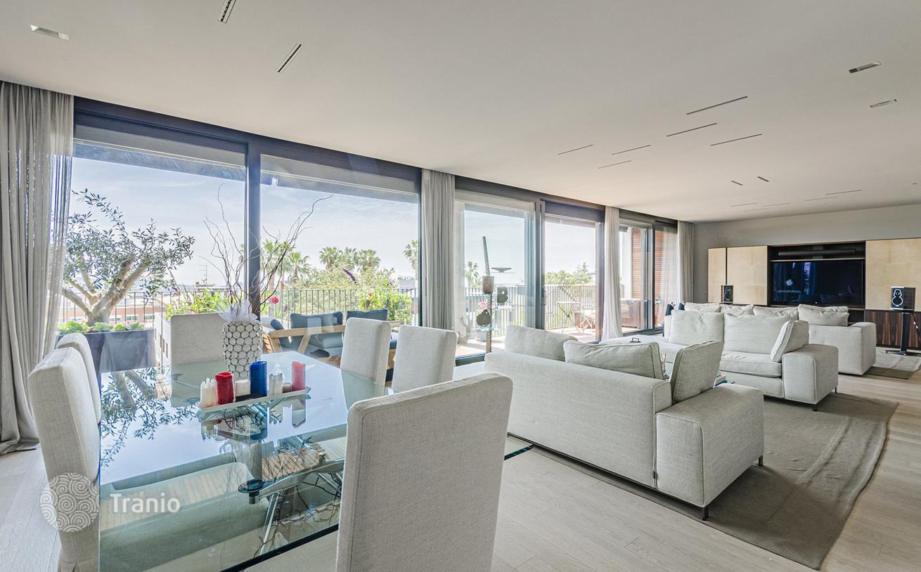 3-Bedroom Apartment with Terrace in Les Corts, Barcelona, photo 3