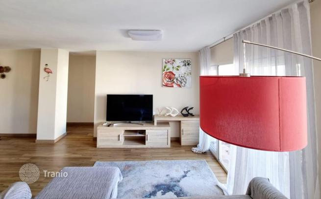 3-Bedroom Apartment with Sea View in Benidorm, Alicante