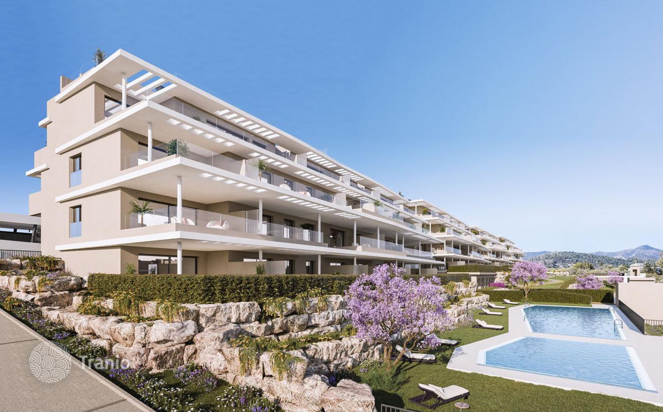 2-Bedroom Apartment in Estepona, photo 5