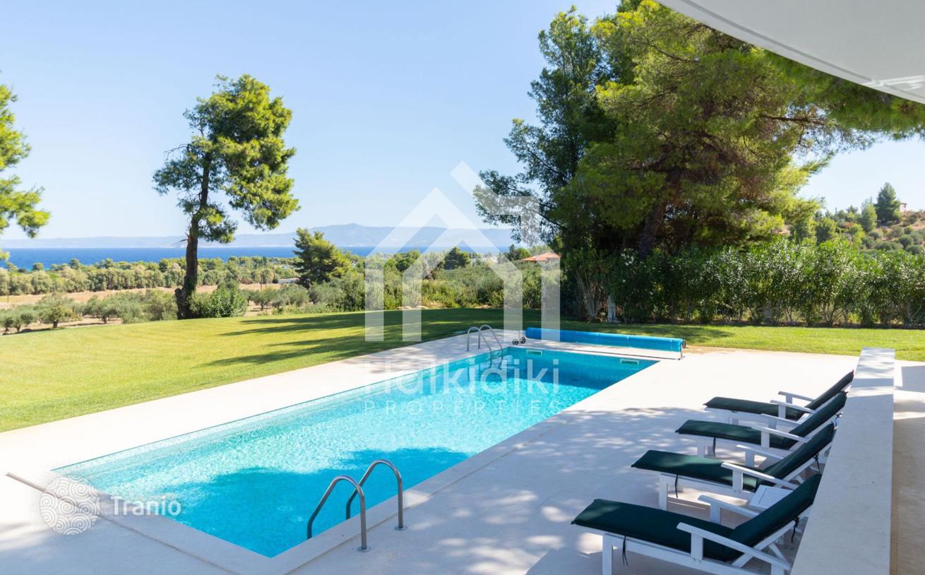 19-Bedroom Villa with 10 Bathrooms in Halkidiki, Greece, photo 3