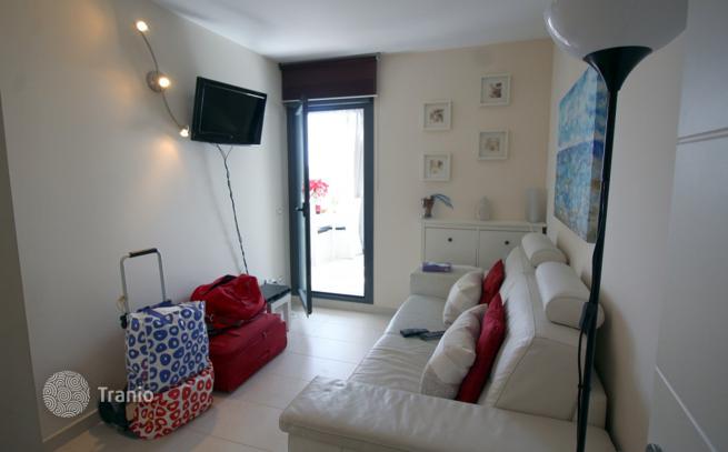 2-Bedroom Apartment with Shared Pool and Gym in Benidorm, photo 5