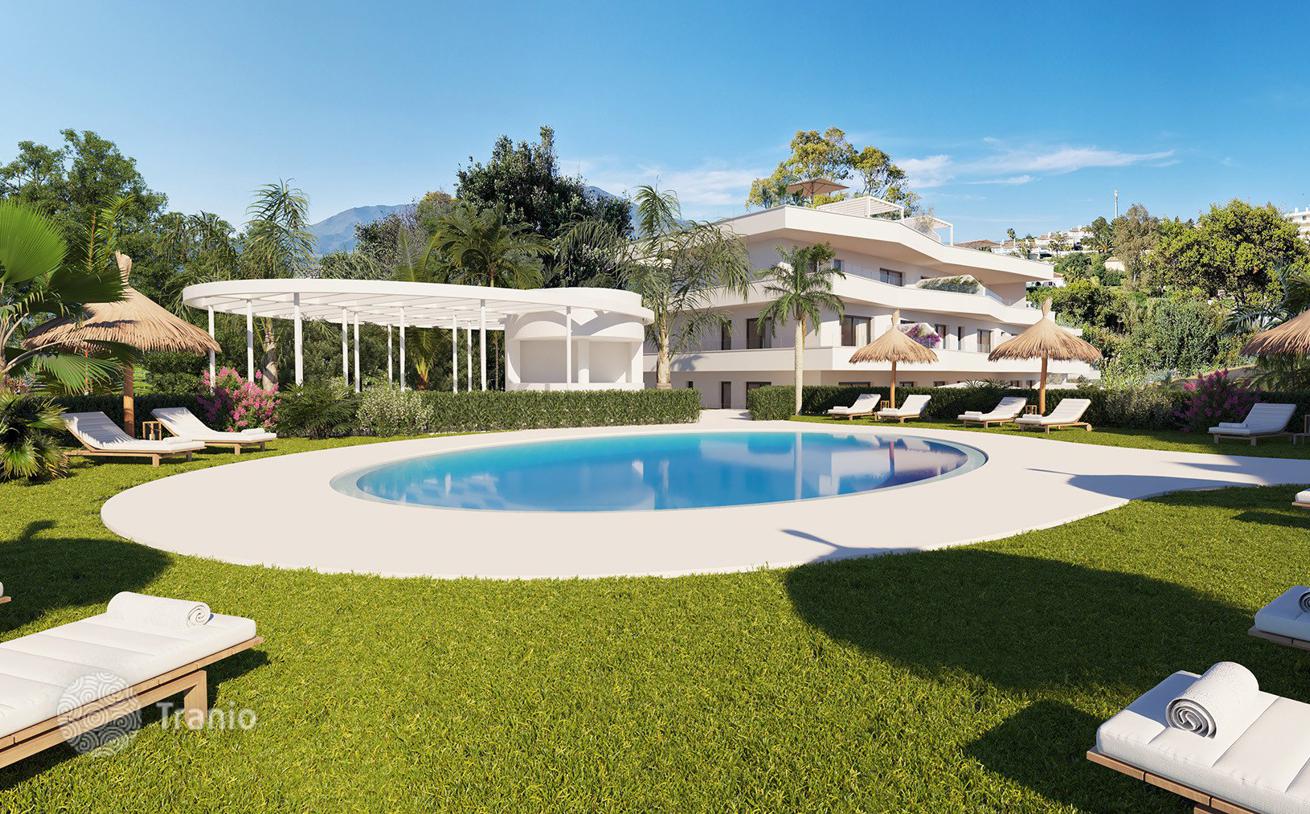 3-Bedroom Penthouse with Sea View in Estepona, photo 4