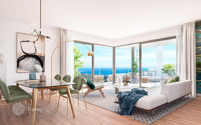 3-Bedroom Apartment with Sea View near Golf Course in Casares