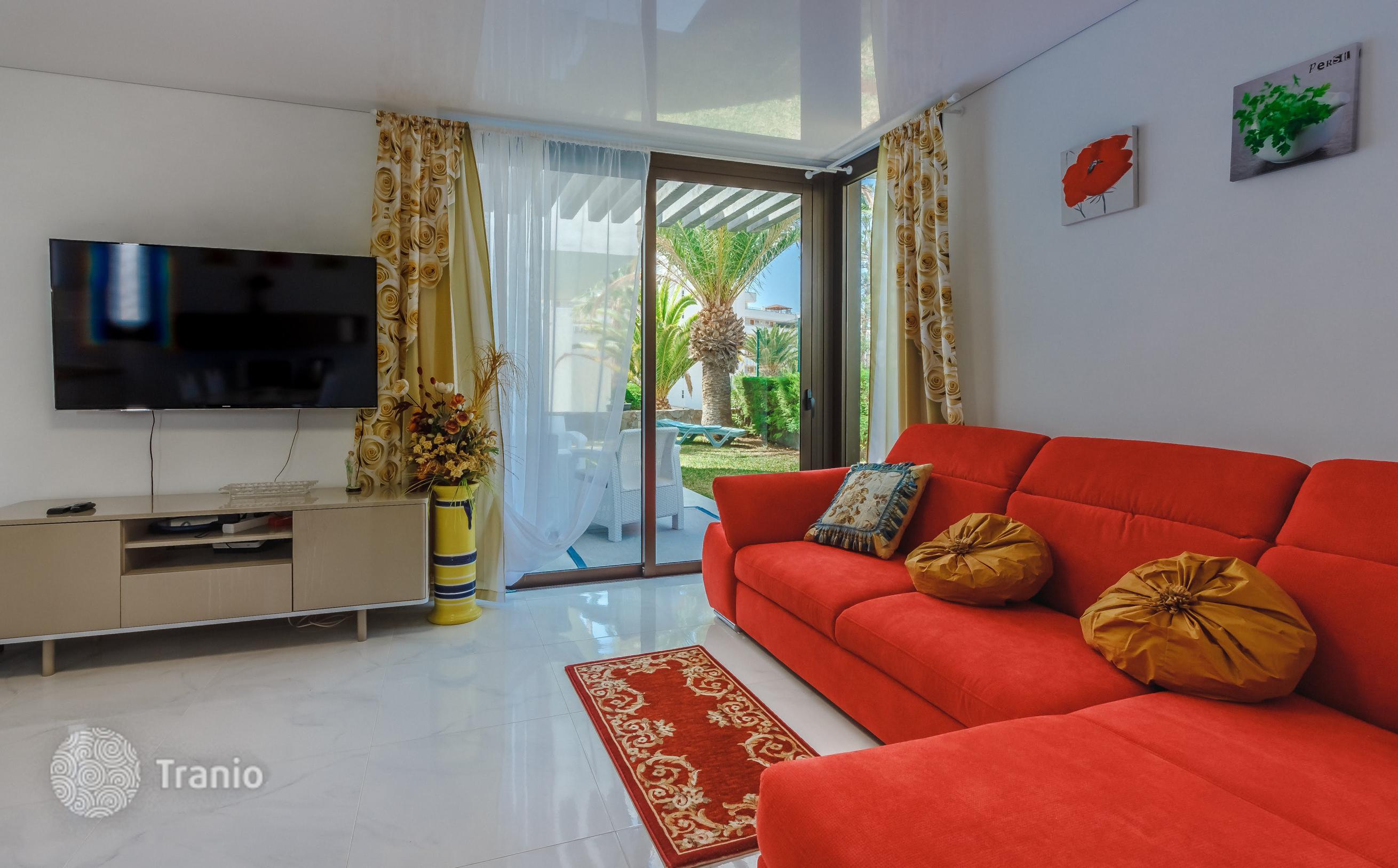 2-Bedroom Apartment with Shared Pool in Playa de las Americas, Tenerife, photo 5
