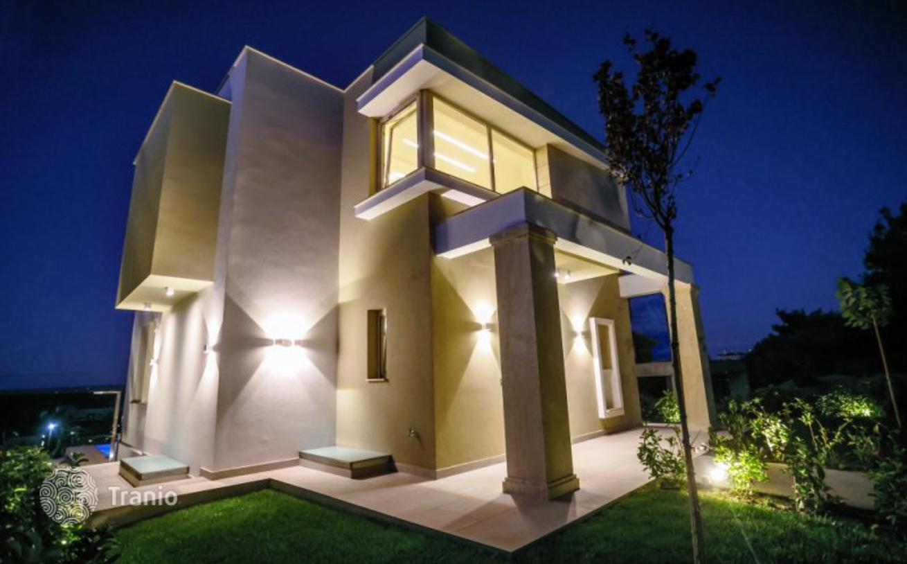 4-Bedroom Villa with Sea View in Pefkochori, Kassandra