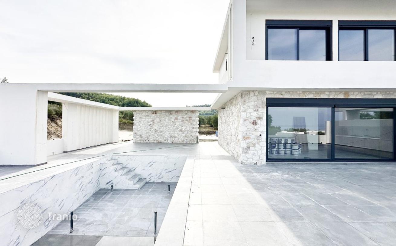 9-комнатная вилла 300 м² в Ханиоти, Греция, фото 2