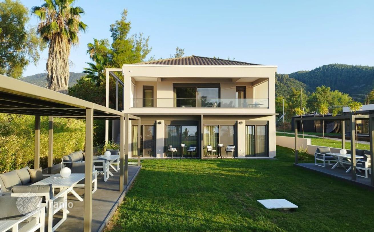 6-Bedroom Villa with Private Pool in Vourvourou, Halkidiki