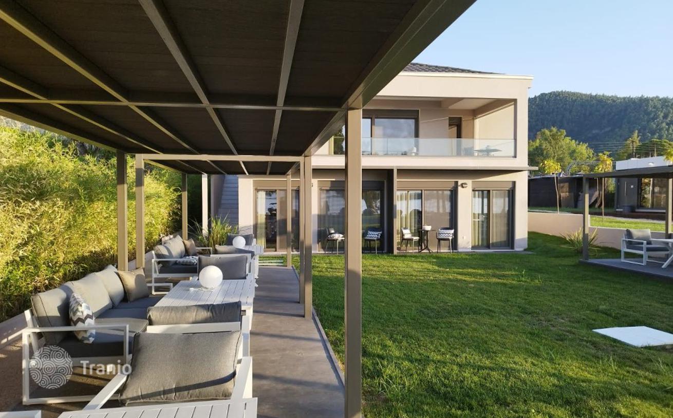 6-Bedroom Villa with Private Pool in Vourvourou, Halkidiki, photo 2