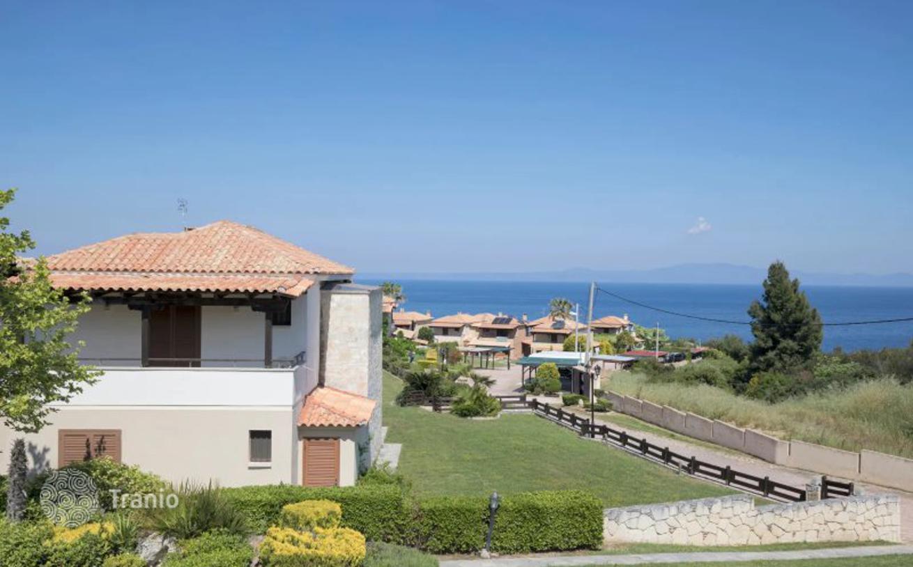 2-Bedroom House with Pool and Garden in Afitos, Kassandra, photo 2